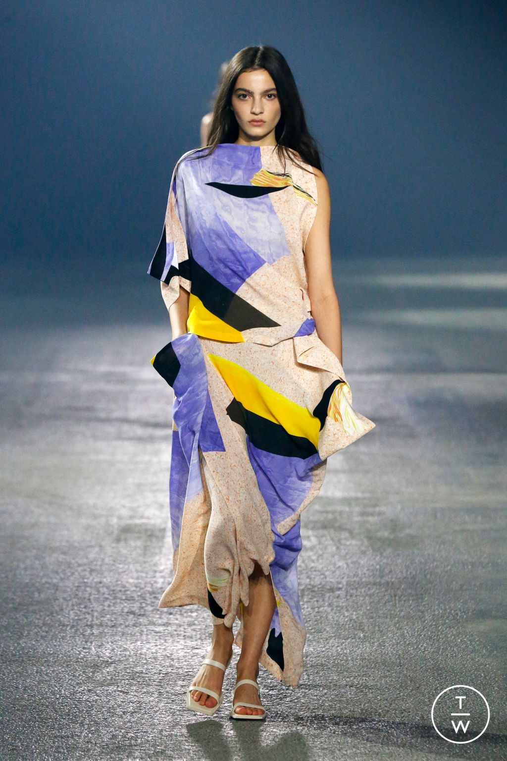 Fashion Week Paris Spring/Summer 2023 look 31 de la collection Issey Miyake womenswear
