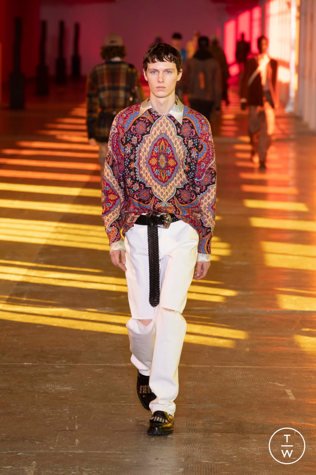 Fashion Week Milan Fall/Winter 2021 look 31 from the Etro collection menswear