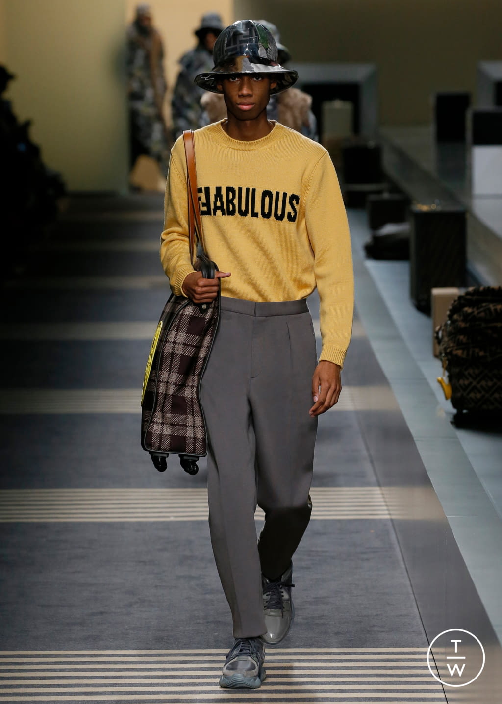 Fashion Week Milan Fall/Winter 2018 look 31 from the Fendi collection 男装