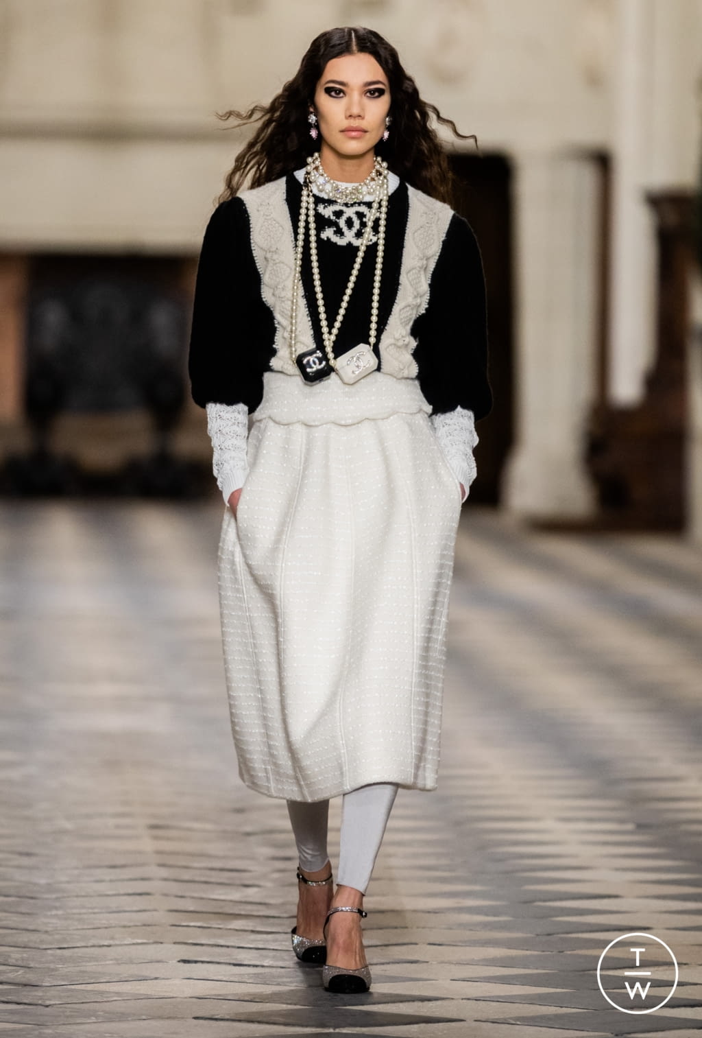 Fashion Week Paris Pre-Fall 2021 look 31 from the Chanel collection womenswear