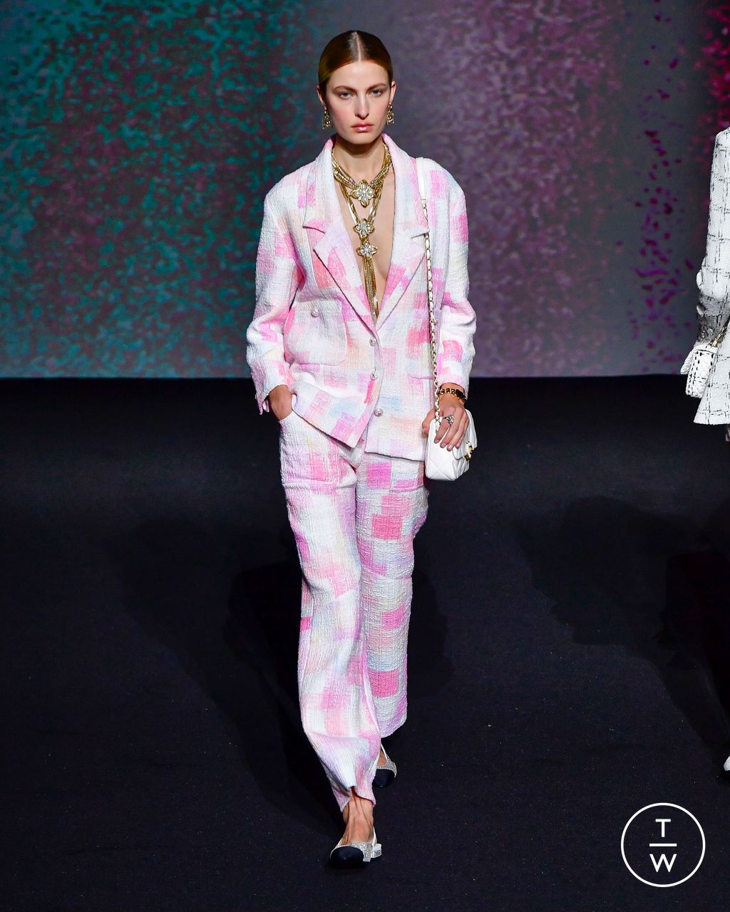 Fashion Week Paris Spring/Summer 2023 look 39 from the Chanel collection 女装