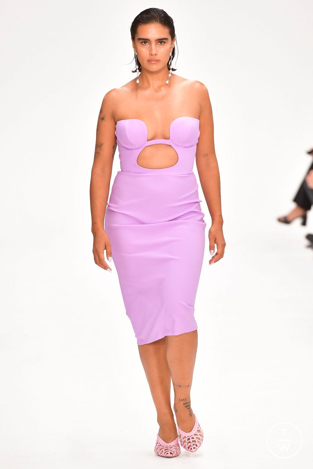 Fashion Week London Spring/Summer 2023 look 16 from the Nensi Dojaka collection womenswear