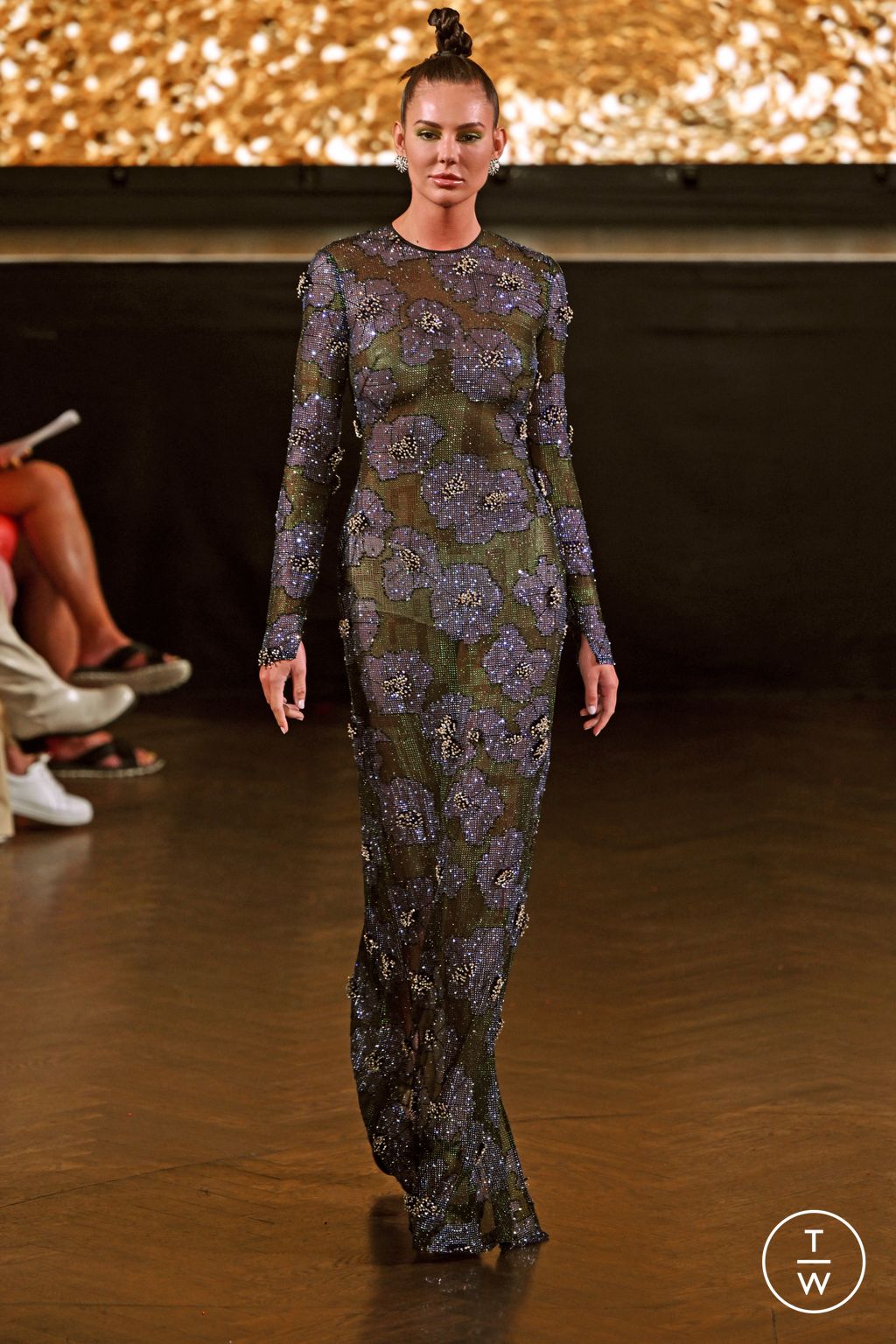 Fashion Week New York Spring/Summer 2023 look 42 from the Naeem Khan collection 女装