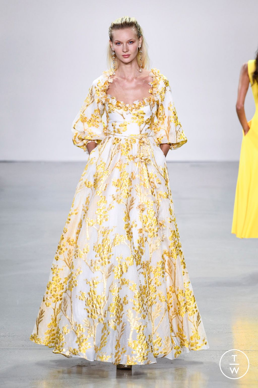 Fashion Week New York Spring/Summer 2023 look 25 from the Badgley Mischka collection womenswear