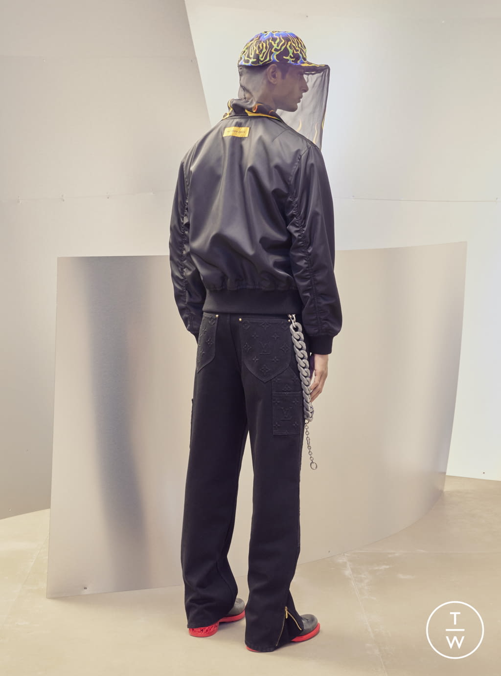 Fashion Week Paris Pre-Fall 2022 look 66 from the Louis Vuitton collection menswear