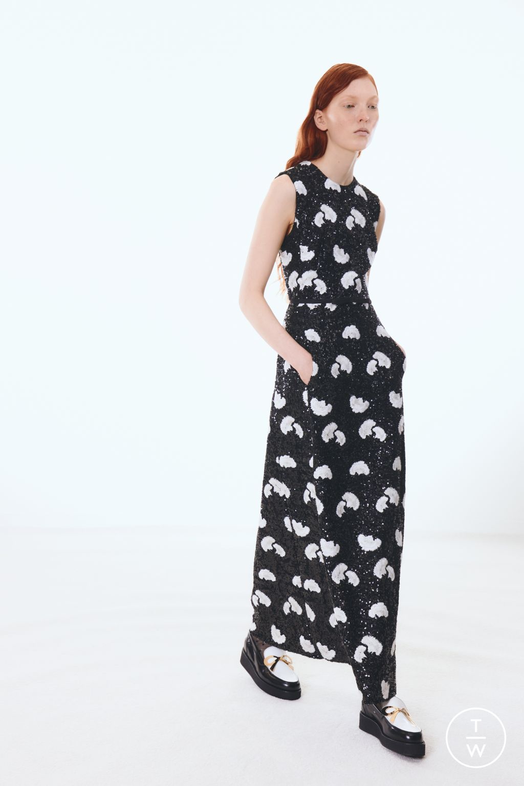 Fashion Week Paris Pre-Fall 2025 look 31 from the Giambattista Valli collection womenswear