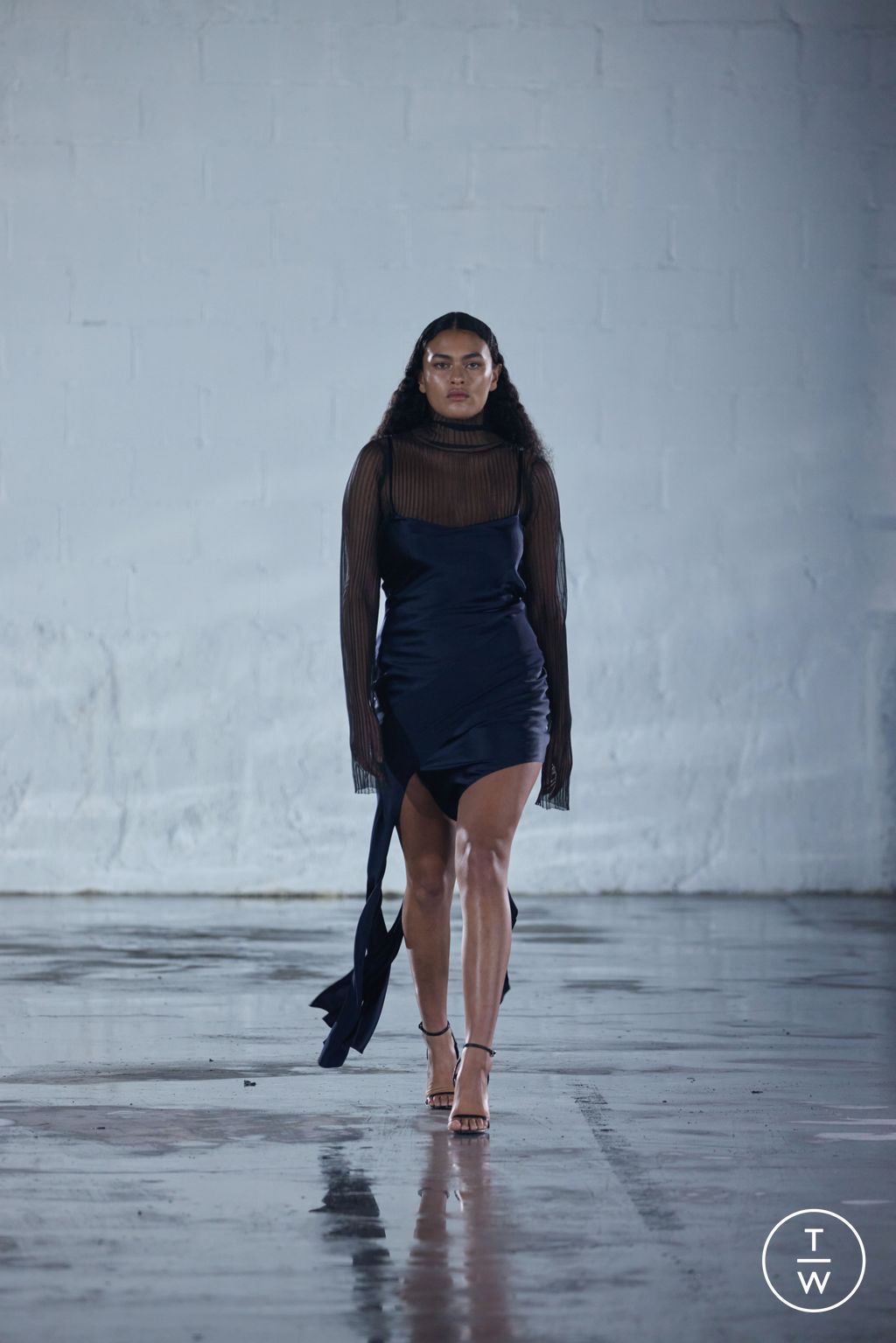 Fashion Week New York Fall/Winter 2023 look 29 de la collection Helmut Lang womenswear
