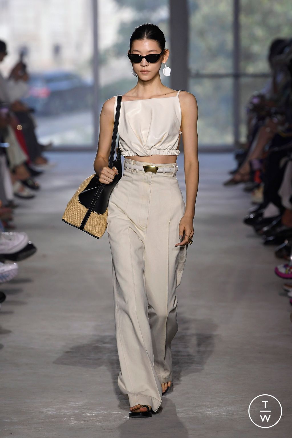 Fashion Week New York Spring/Summer 2024 look 17 from the 3.1 Phillip Lim collection 女装
