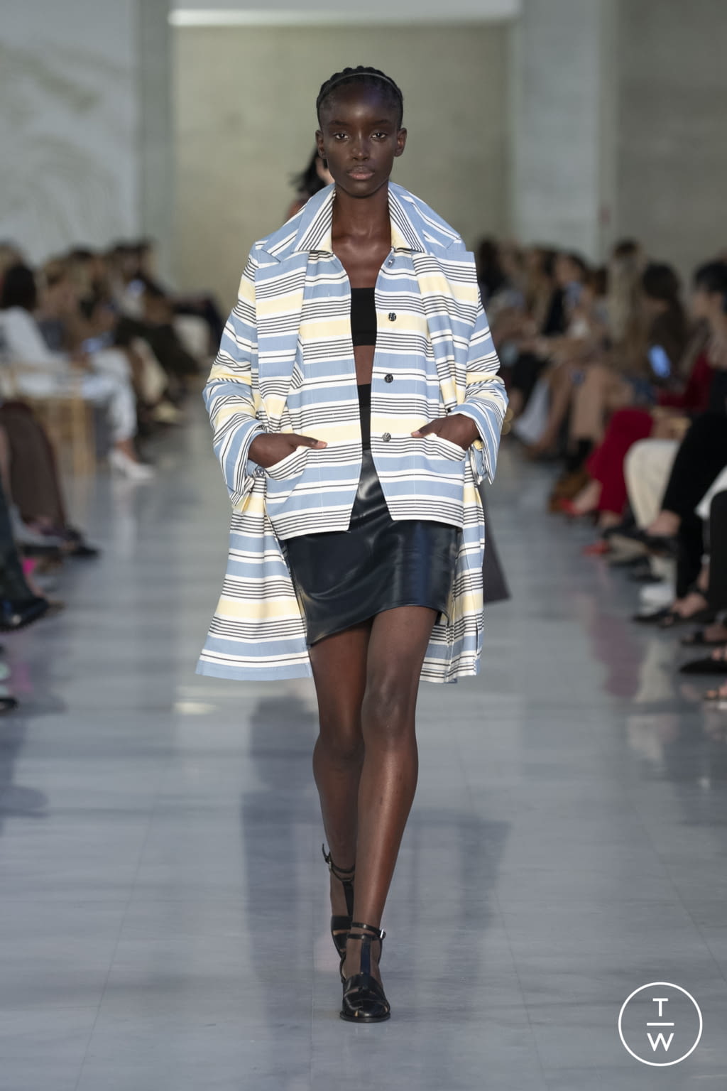 Fashion Week Milan Spring/Summer 2022 look 32 from the Max Mara collection 女装