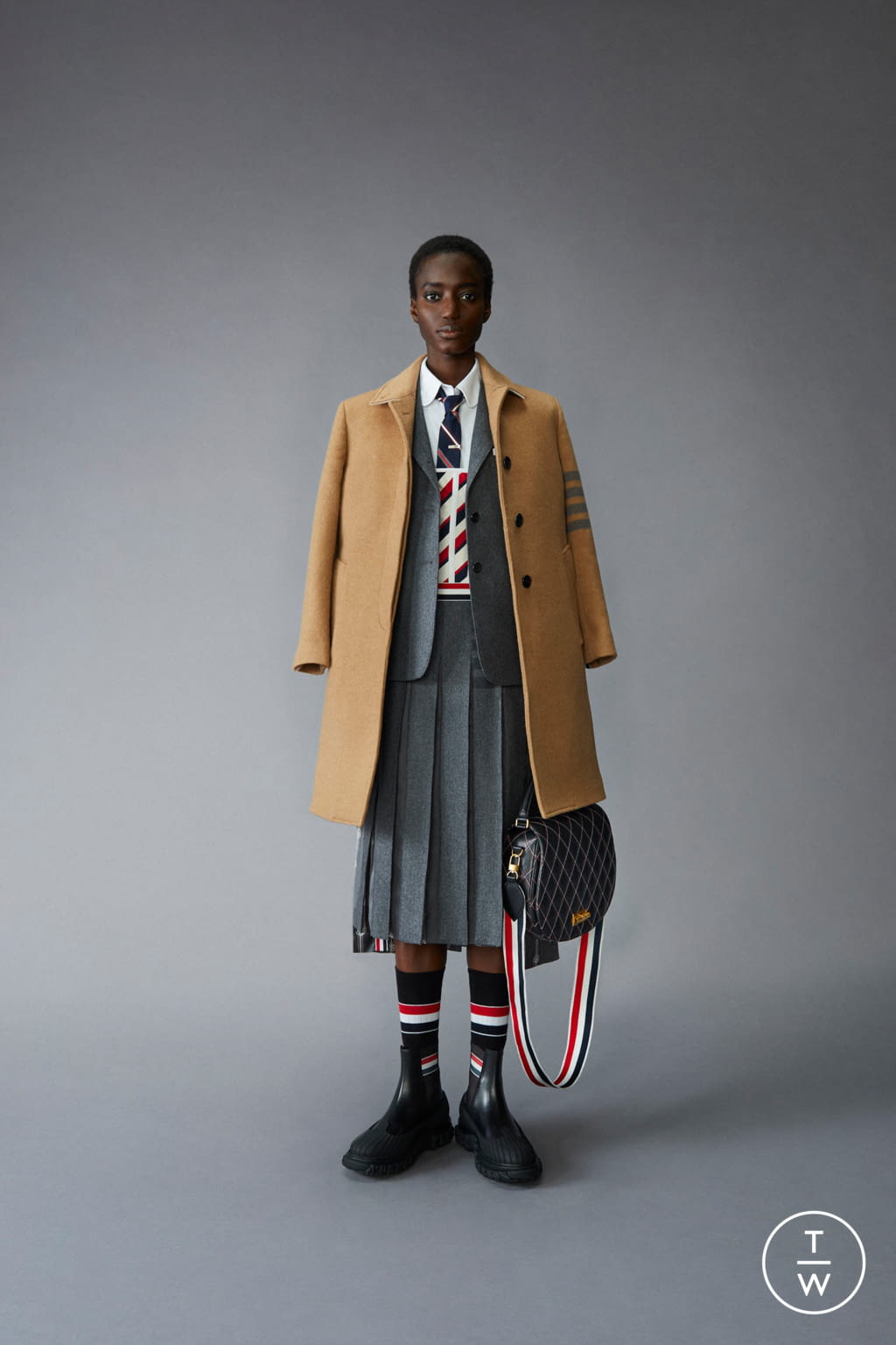 Fashion Week Paris Pre-Fall 2021 look 32 from the Thom Browne collection 女装