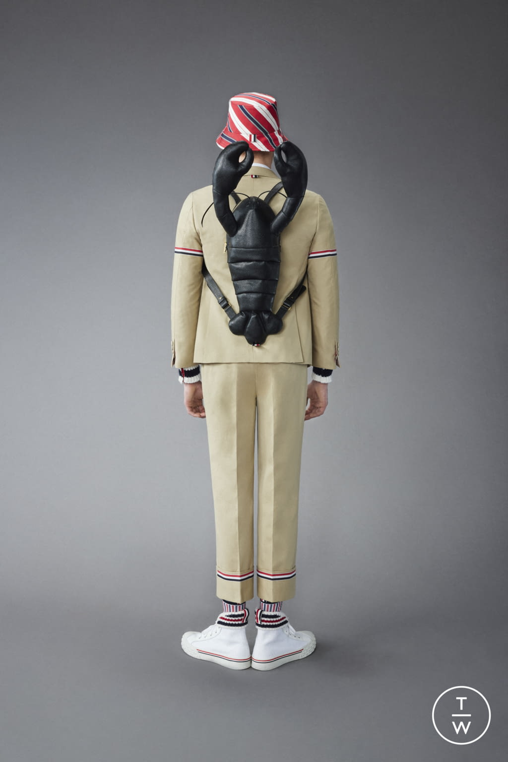 Fashion Week Paris Pre-Fall 2022 look 35 from the Thom Browne collection menswear