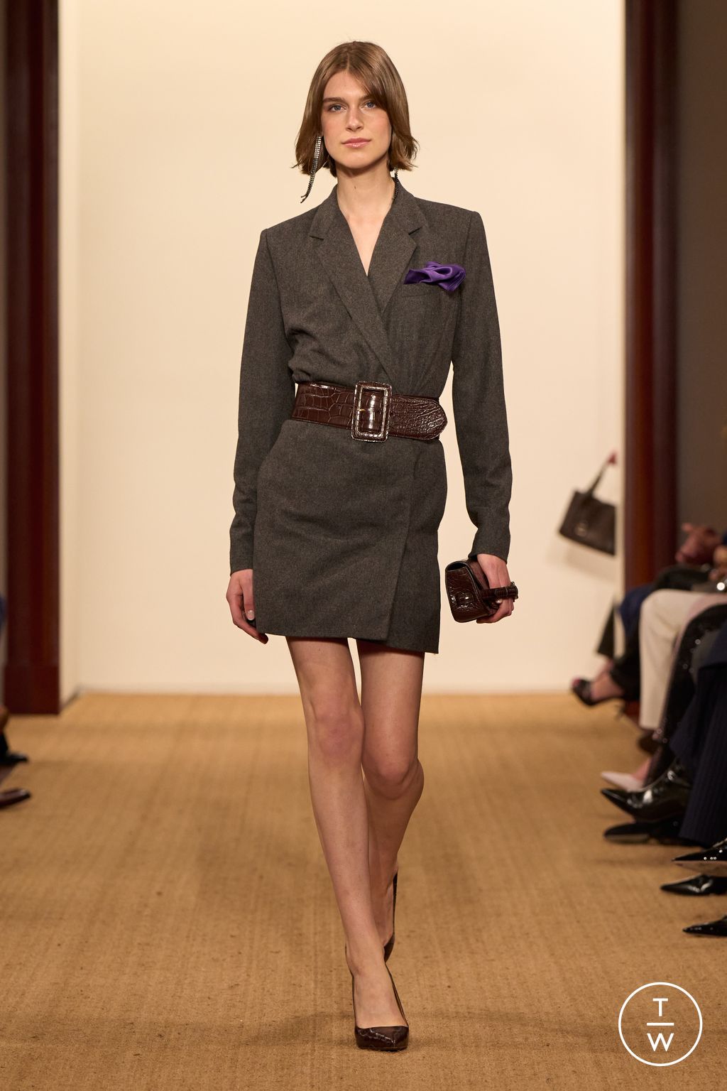 Fashion Week New York Fall/Winter 2024 look 32 from the Ralph Lauren collection 女装
