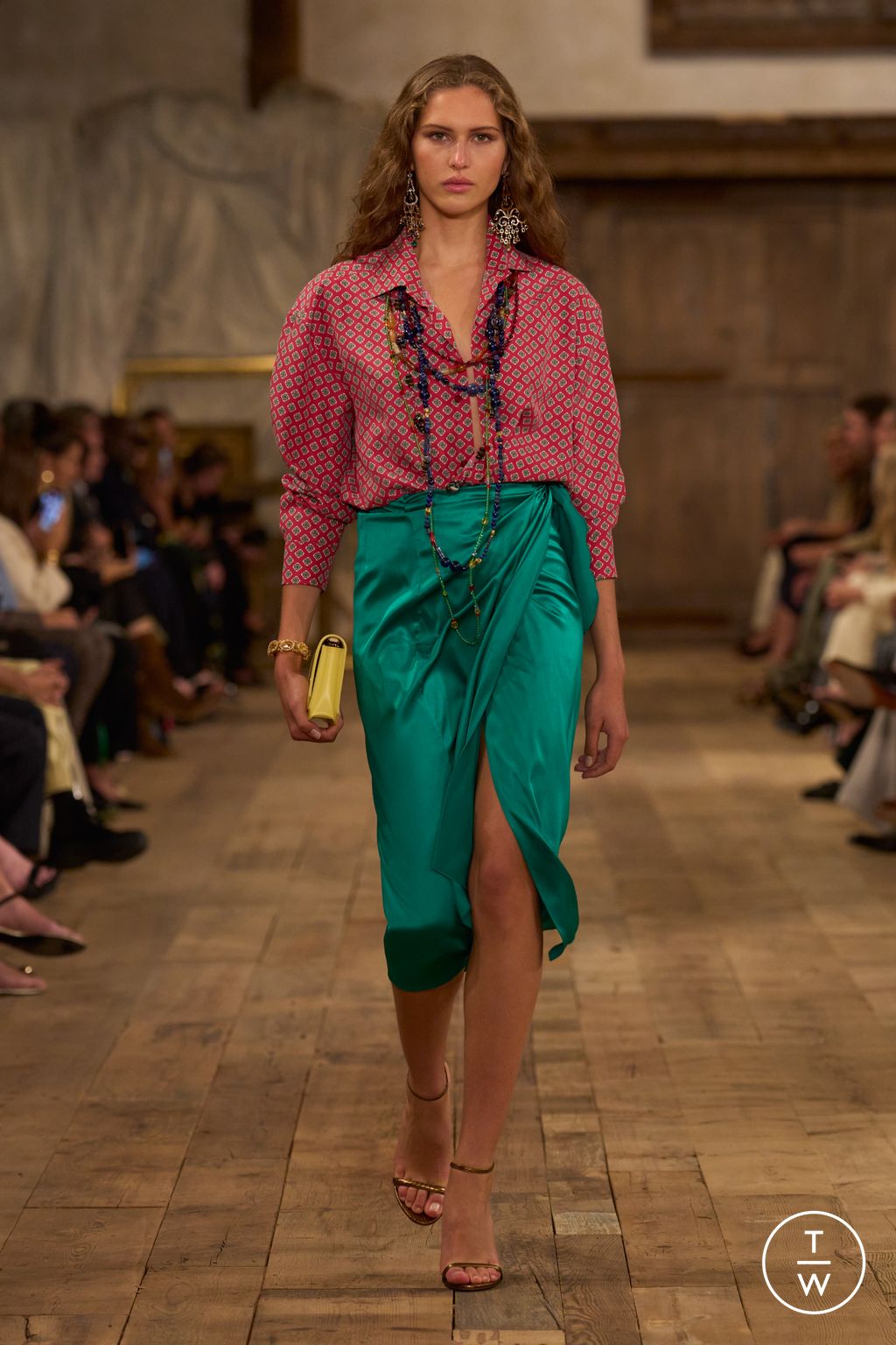 Fashion Week New York Spring/Summer 2024 look 32 from the Ralph Lauren collection 女装