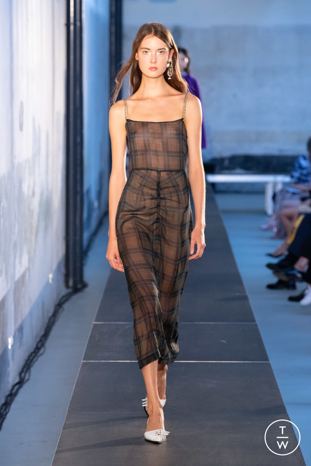 Fashion Week Milan Spring/Summer 2021 look 32 from the N°21 collection 女装