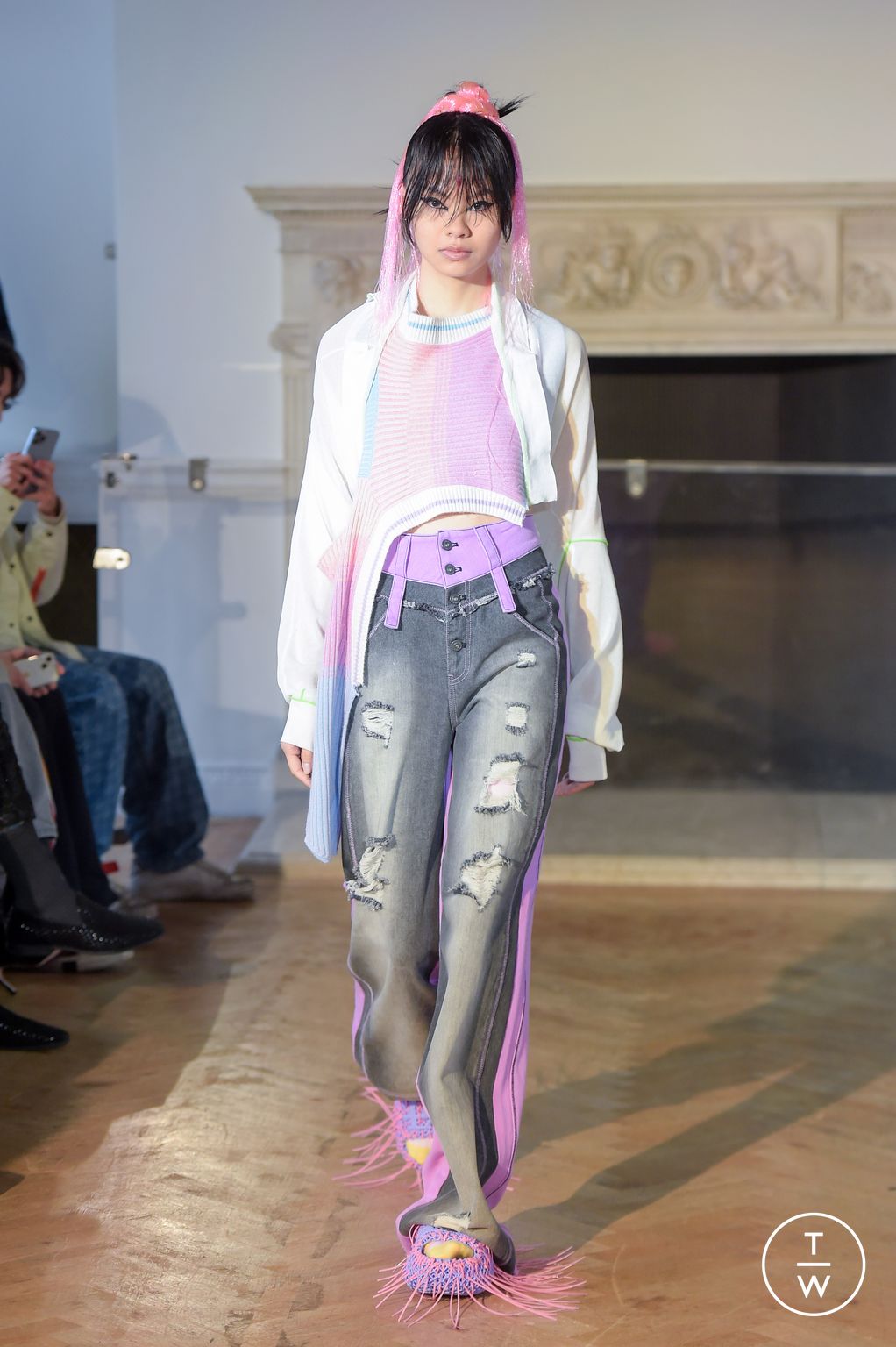 Fashion Week London Fall/Winter 2023 look 32 from the Chau Rising collection 女装