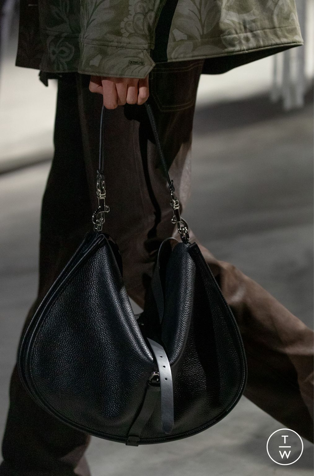 Fashion Week Milan Fall/Winter 2025 look 32 de la collection Etro womenswear accessories