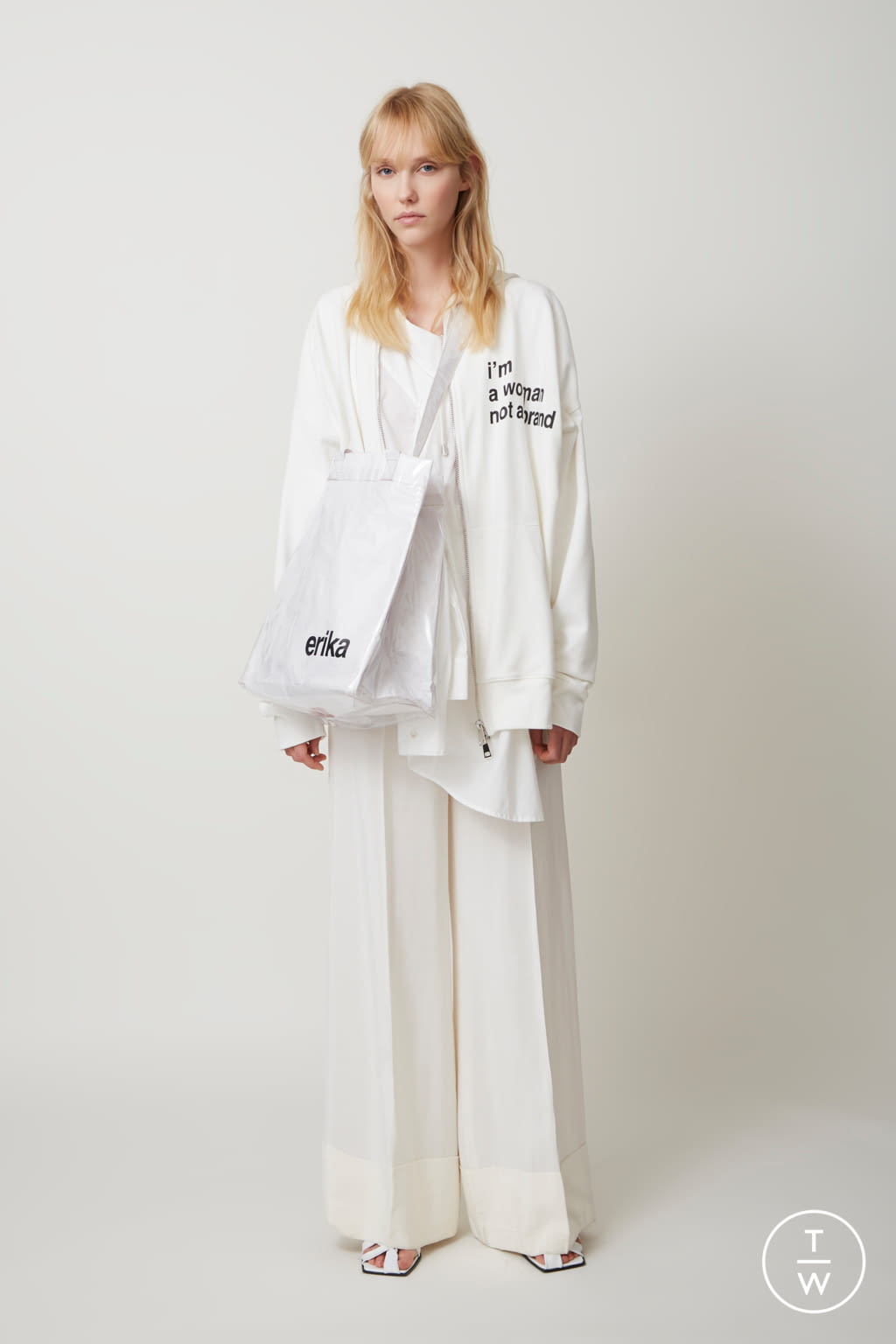 Fashion Week Milan Resort 2019 look 32 from the Erika Cavallini collection 女装