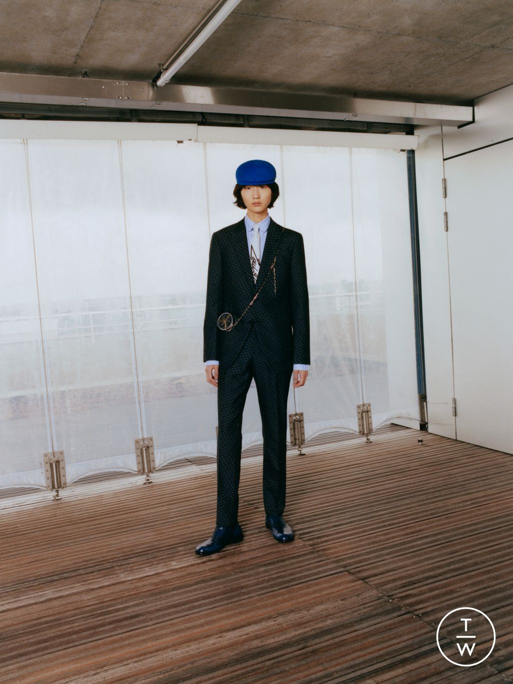 Fashion Week Paris Resort 2023 look 34 from the Louis Vuitton collection 男装
