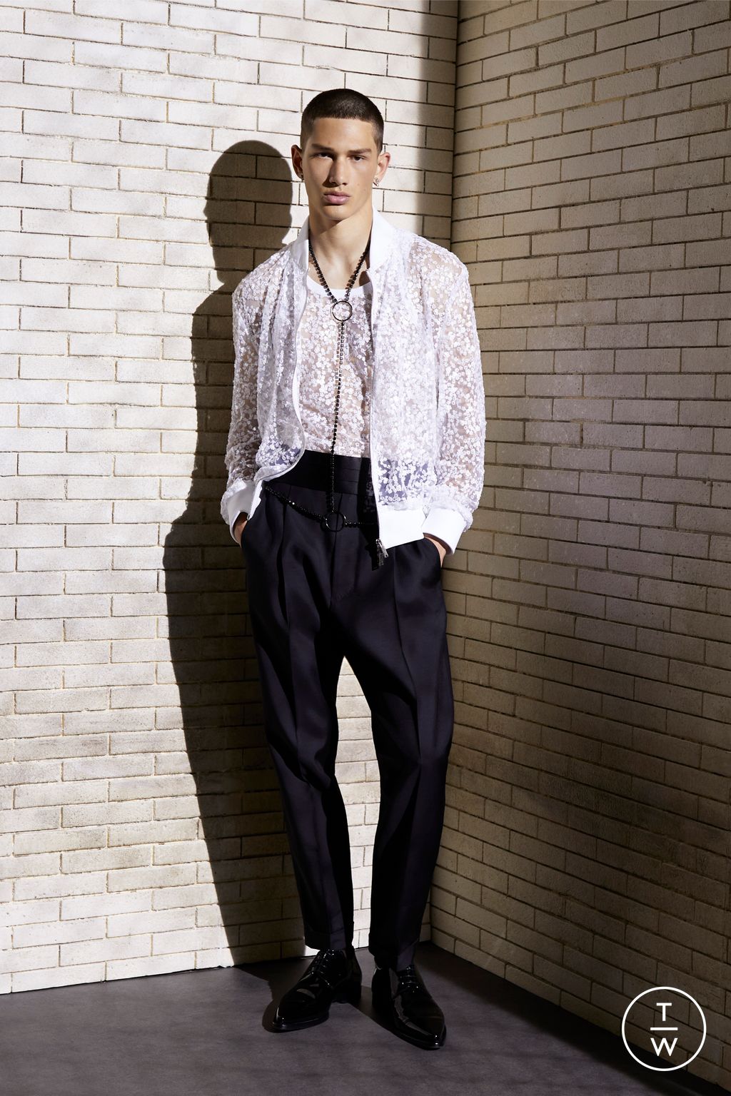 Fashion Week Milan Resort 2024 look 32 from the Dsquared2 collection menswear