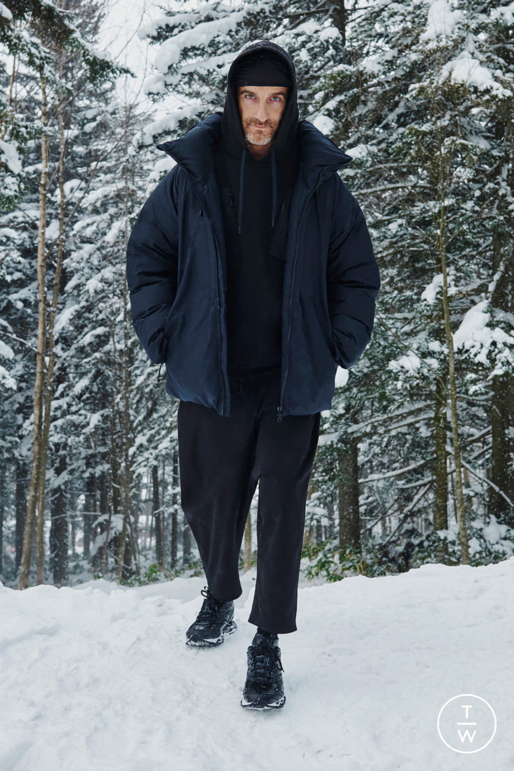 Fashion Week Paris Fall/Winter 2021 look 32 from the White Mountaineering collection menswear