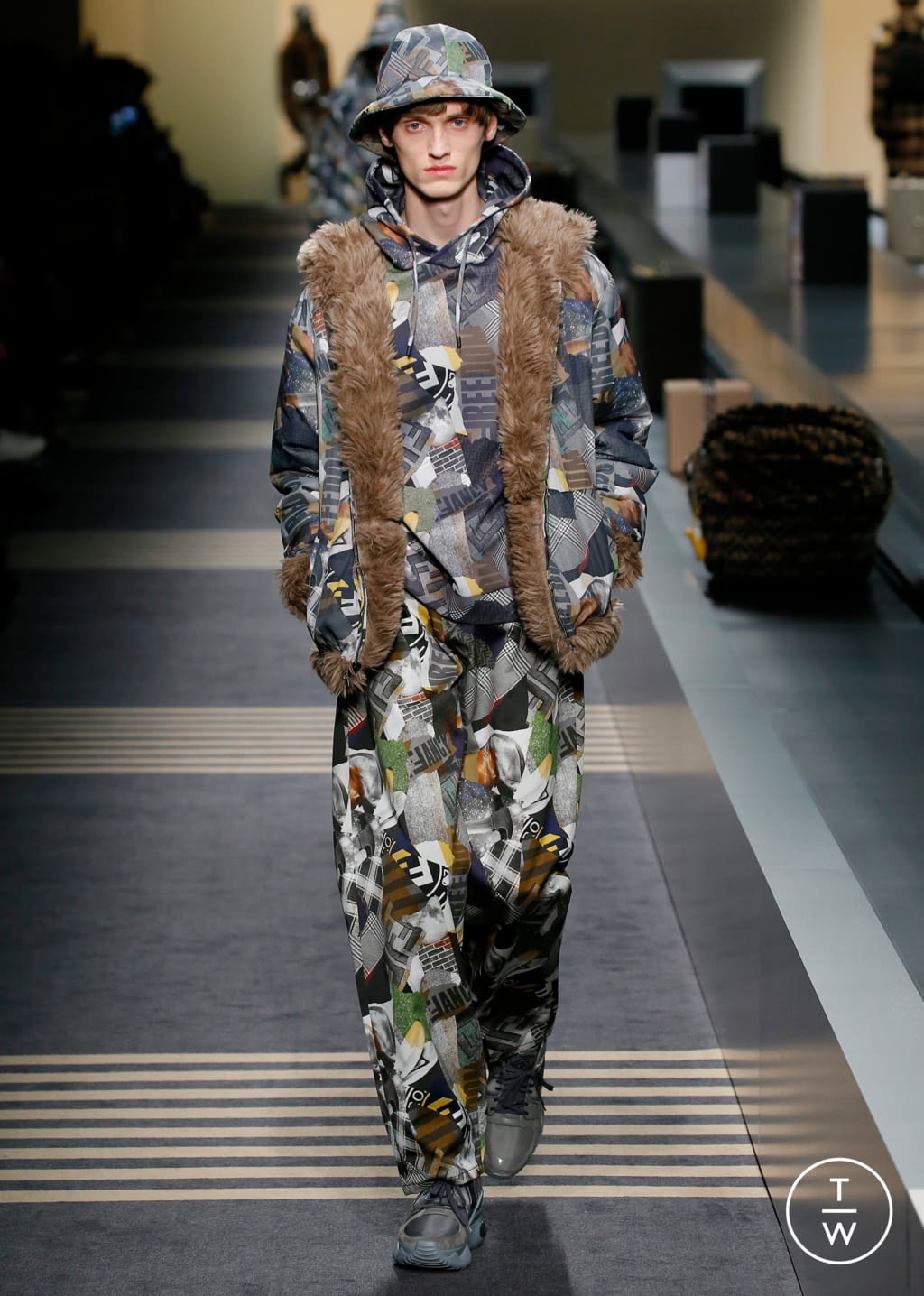 Fashion Week Milan Fall/Winter 2018 look 32 from the Fendi collection menswear