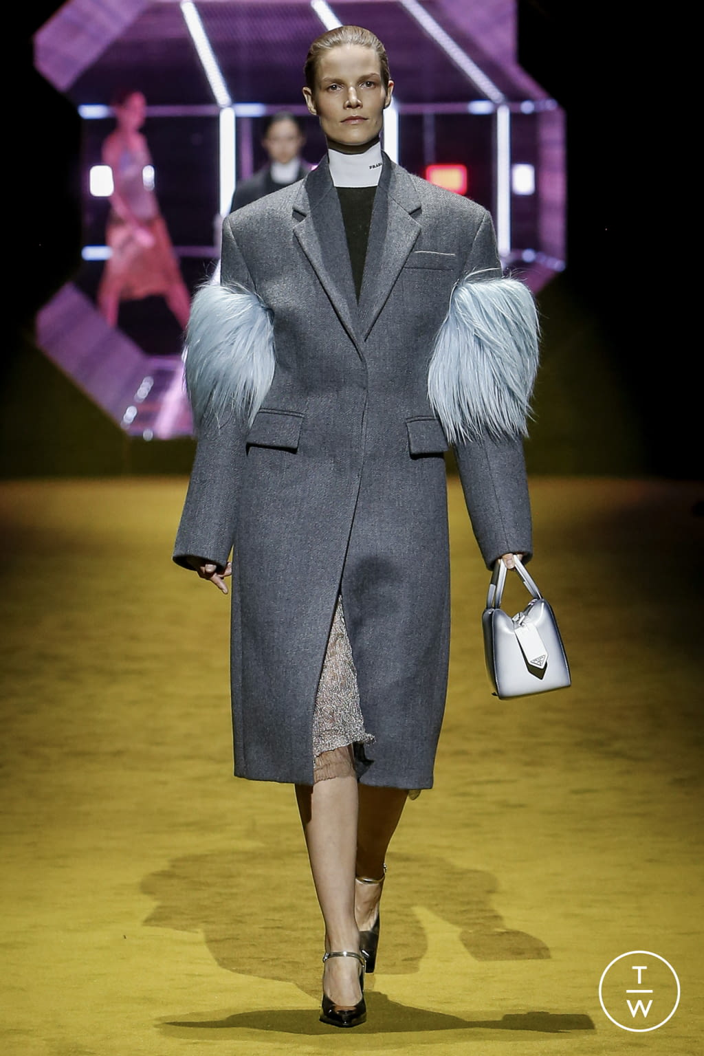 Fashion Week Milan Fall/Winter 2022 look 32 from the Prada collection womenswear