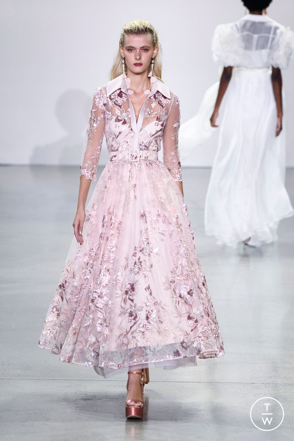 Fashion Week New York Spring/Summer 2023 look 13 from the Badgley Mischka collection womenswear