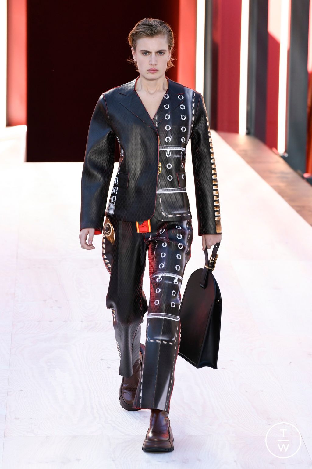 Fashion Week Paris Spring/Summer 2023 look 6 from the Louis Vuitton collection womenswear