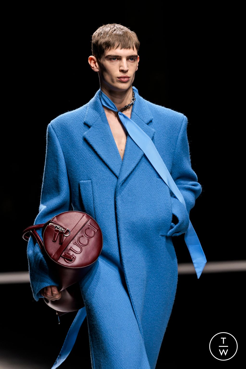 Fashion Week Milan Fall/Winter 2024 look 50 de la collection Gucci menswear accessories