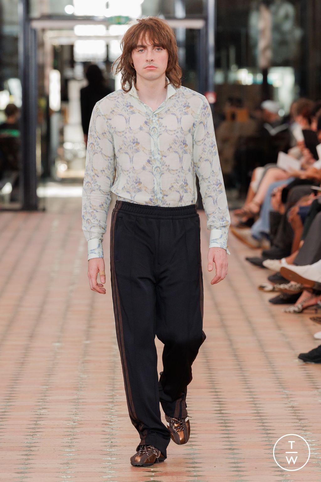 Fashion Week Paris Spring/Summer 2026 look 32 from the Wales Bonner collection menswear