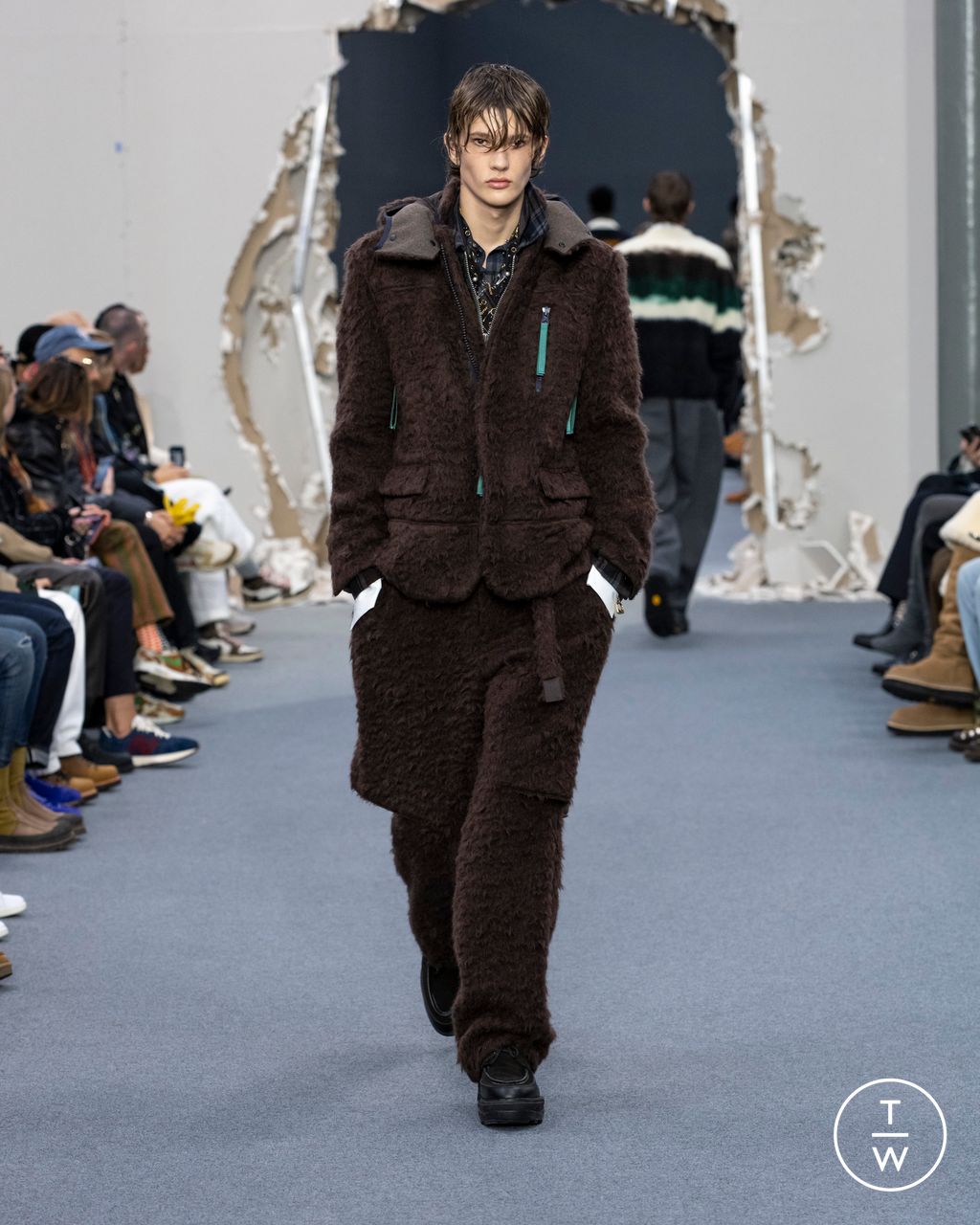 Fashion Week Paris Fall/Winter 2026 look 33 from the Sacai collection 男装