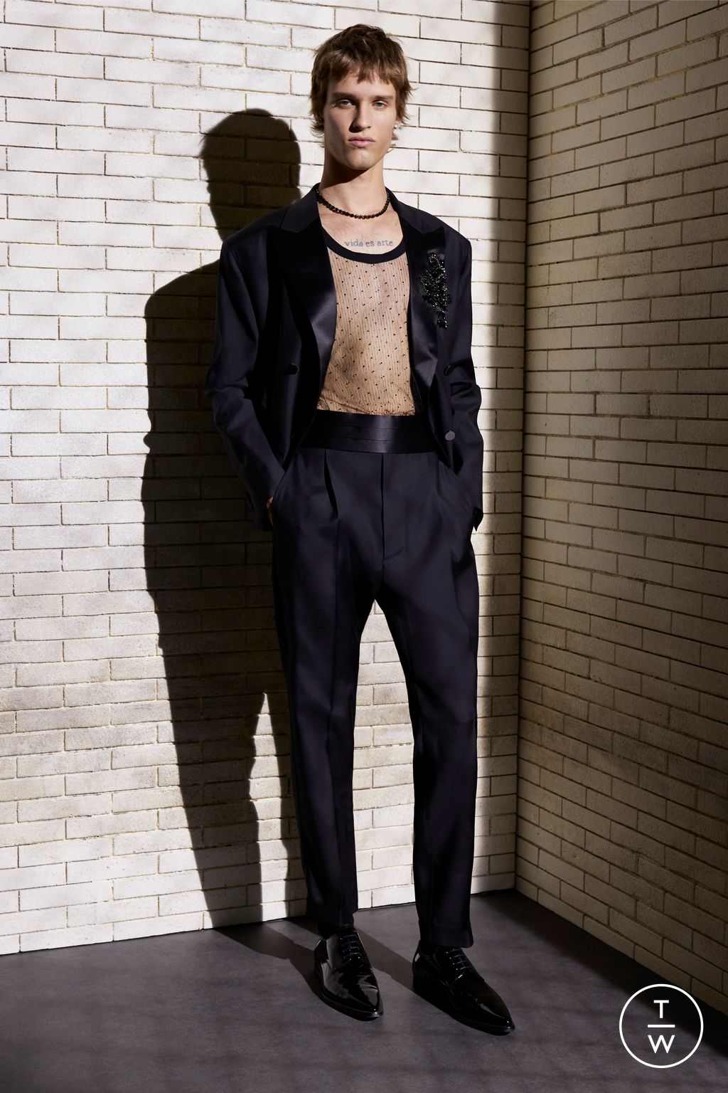 Fashion Week Milan Resort 2024 look 33 from the Dsquared2 collection menswear
