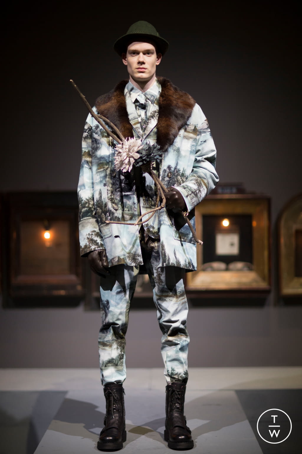 Fashion Week Milan Fall/Winter 2017 look 33 from the Antonio Marras collection menswear