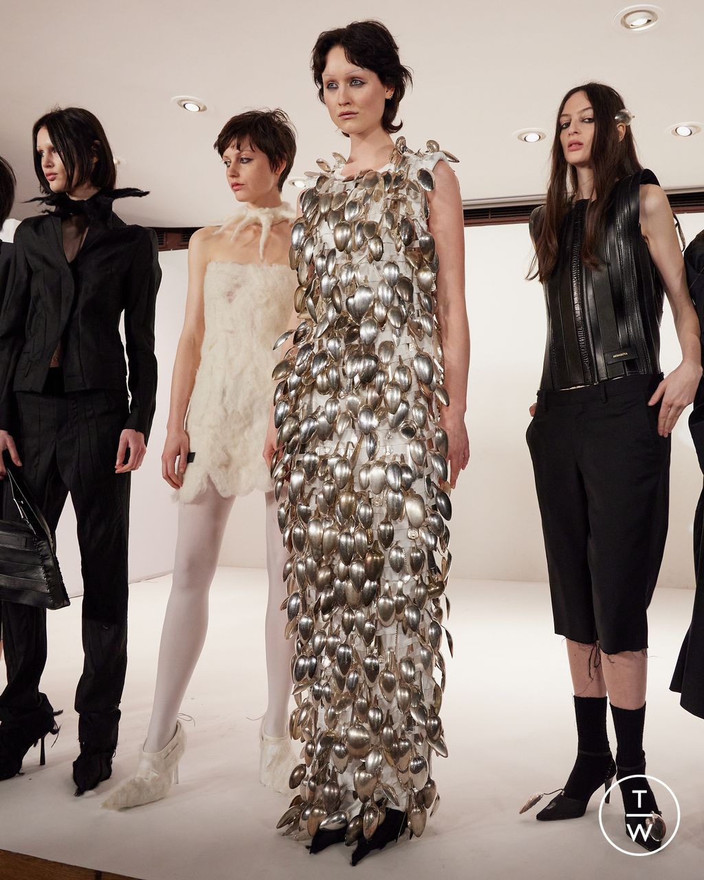 Fashion Week Paris Fall/Winter 2023 look 33 from the Hodakova collection womenswear