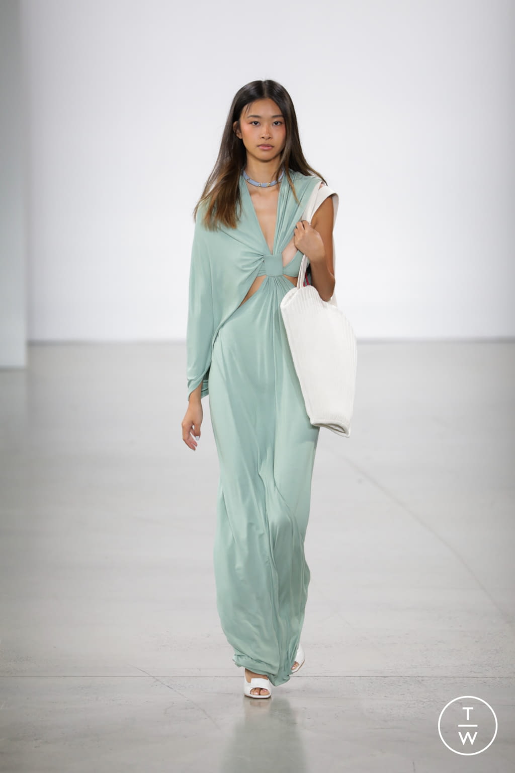 Fashion Week New York Spring/Summer 2022 look 33 from the Bevza collection 女装
