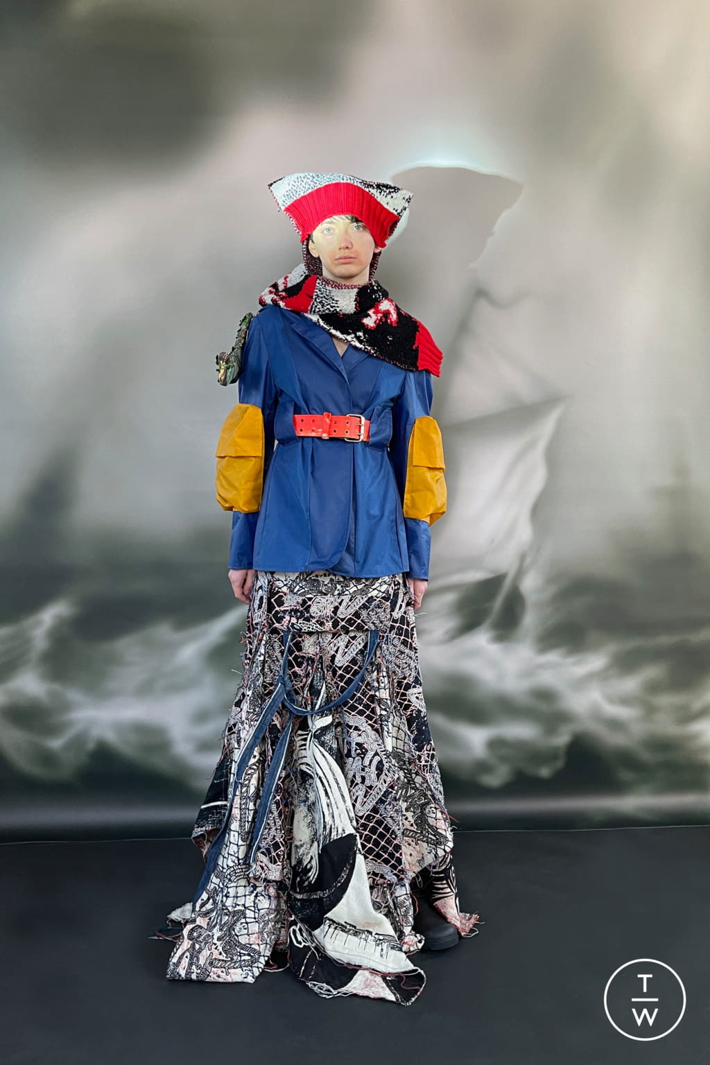 Fashion Week London Fall/Winter 2021 look 33 from the Matty Bovan collection 女装