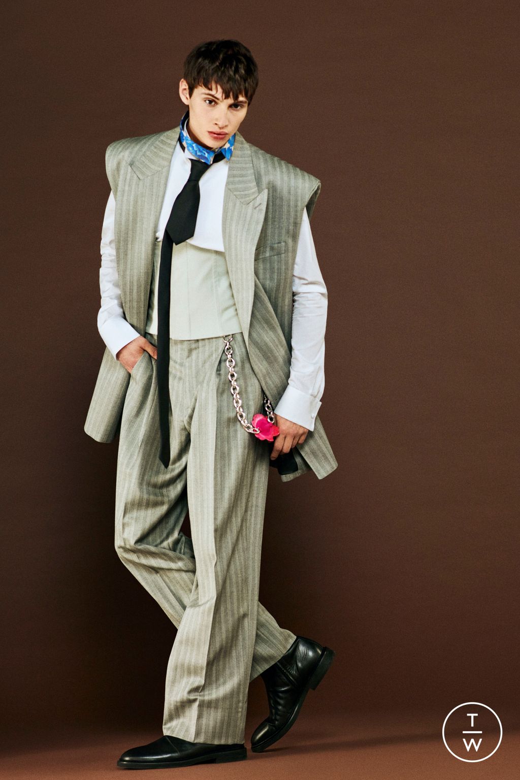 Fashion Week Milan Resort 2024 look 33 from the Moschino collection 男装