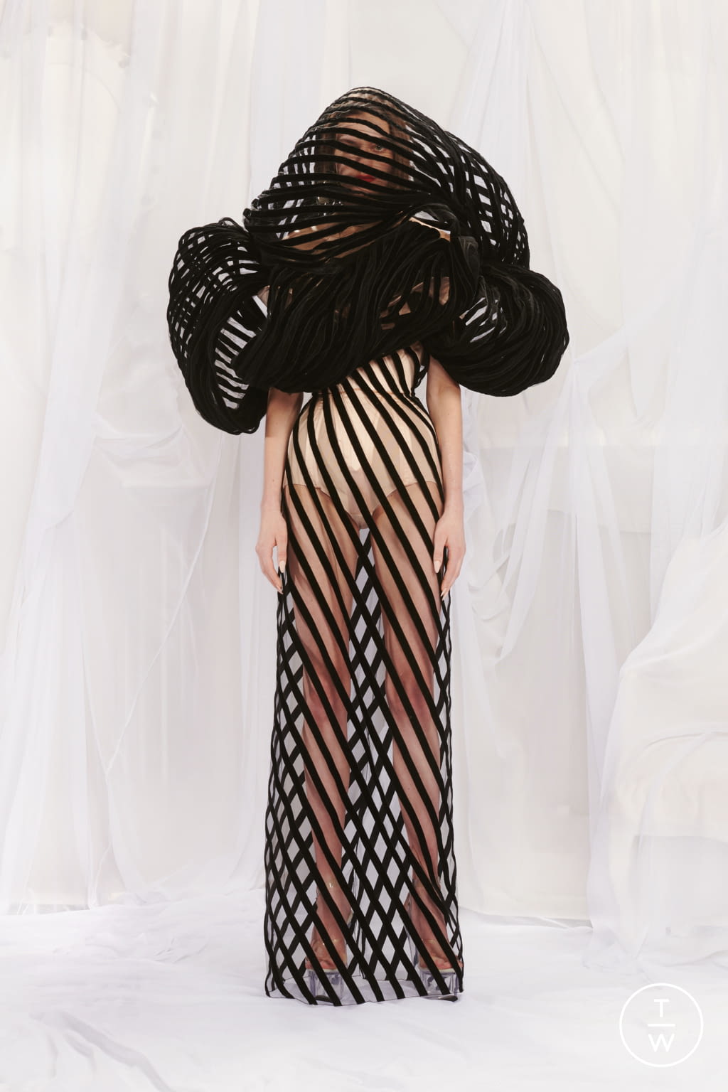 Fashion Week Paris Spring/Summer 2022 look 33 from the Jean Paul Gaultier collection couture