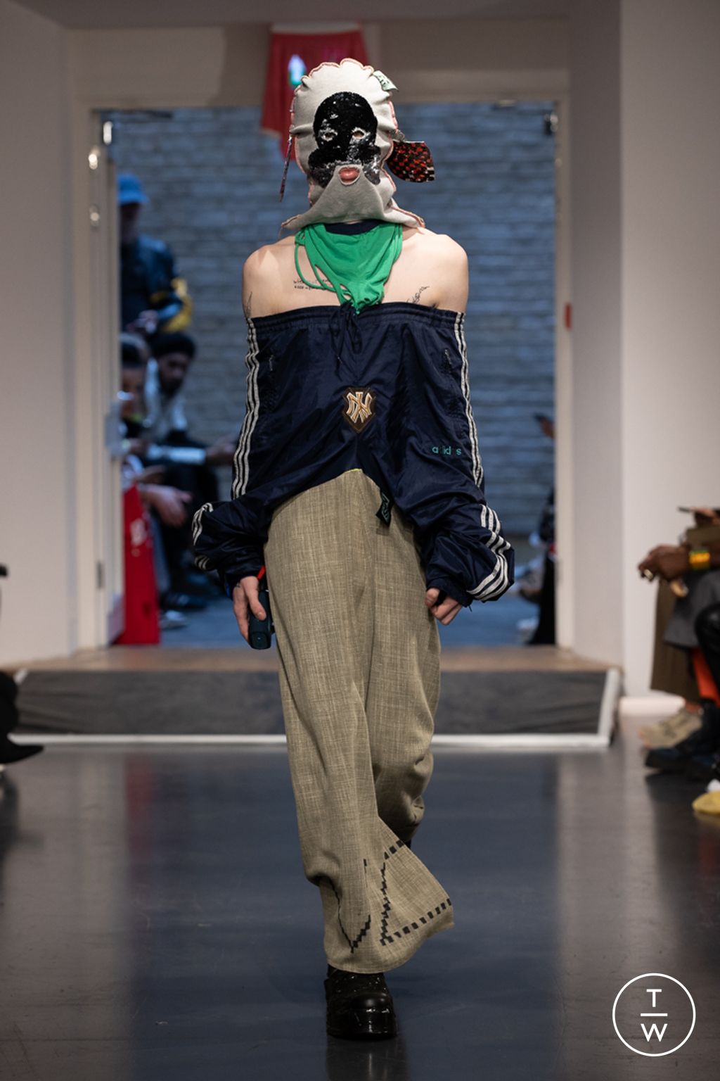 Fashion Week London Spring/Summer 2023 look 33 from the NOKI collection womenswear
