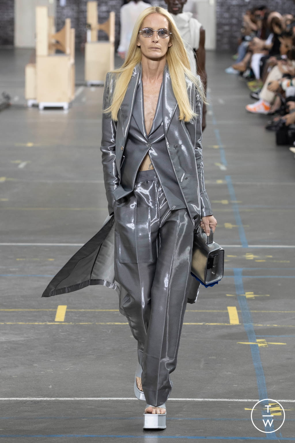 Fashion Week Paris Fall/Winter 2021 look 33 from the Off-White collection womenswear