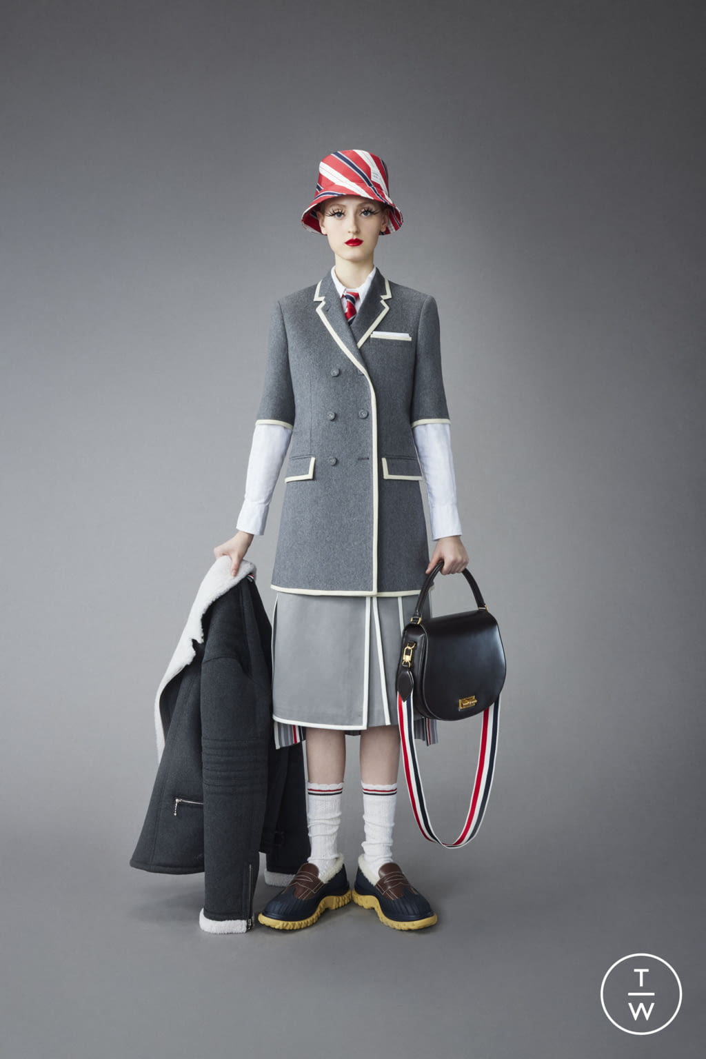 Fashion Week New York Pre-Fall 2022 look 33 from the Thom Browne collection 女装