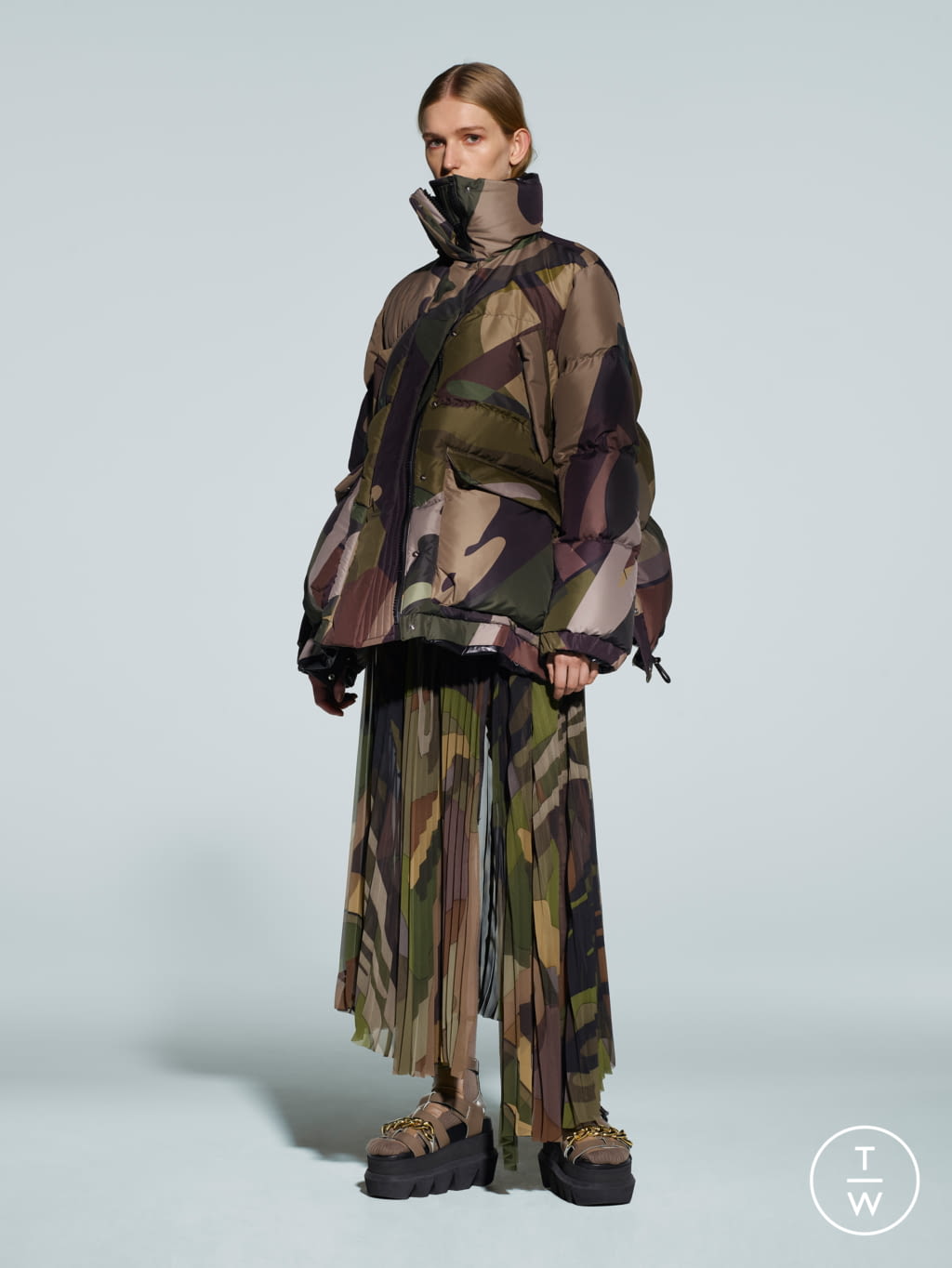 Fashion Week Paris Pre-Fall 2021 look 33 from the Sacai collection 女装