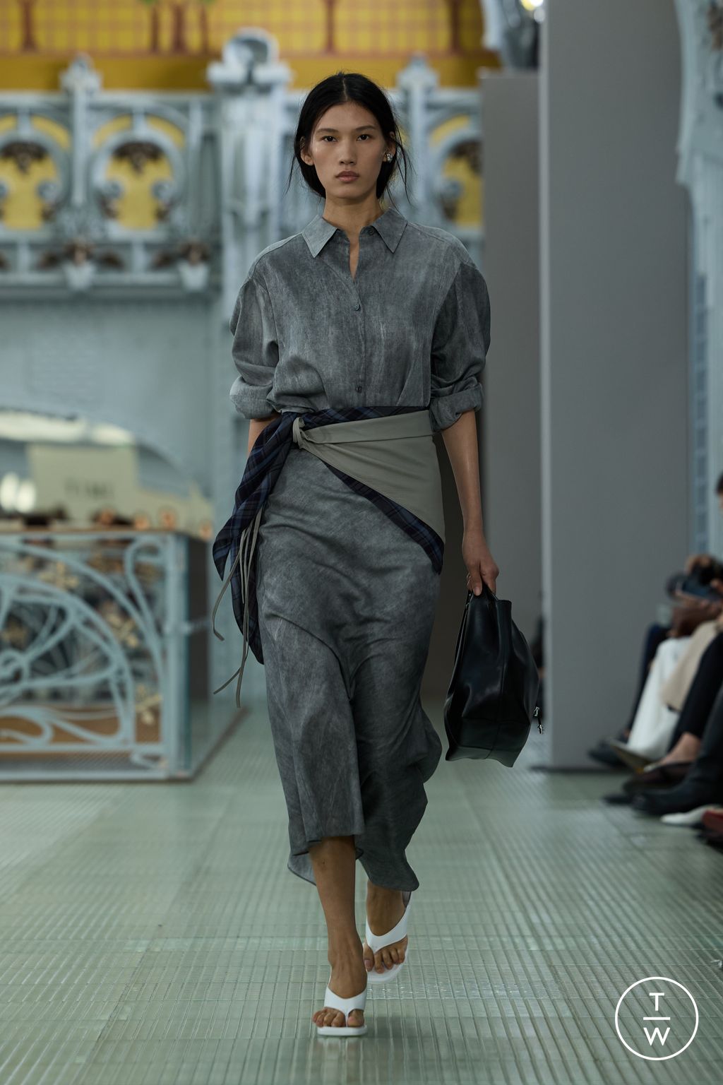 Fashion Week Paris Spring/Summer 2026 look 33 from the Time collection womenswear
