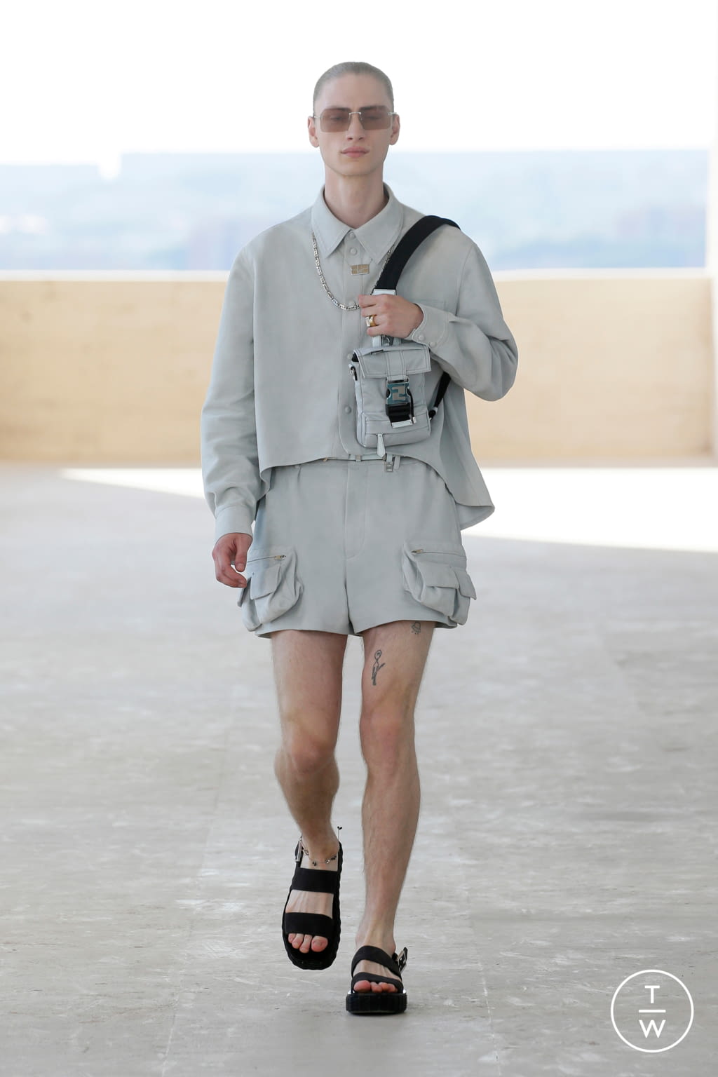 Fashion Week Milan Spring/Summer 2022 look 33 from the Fendi collection 男装