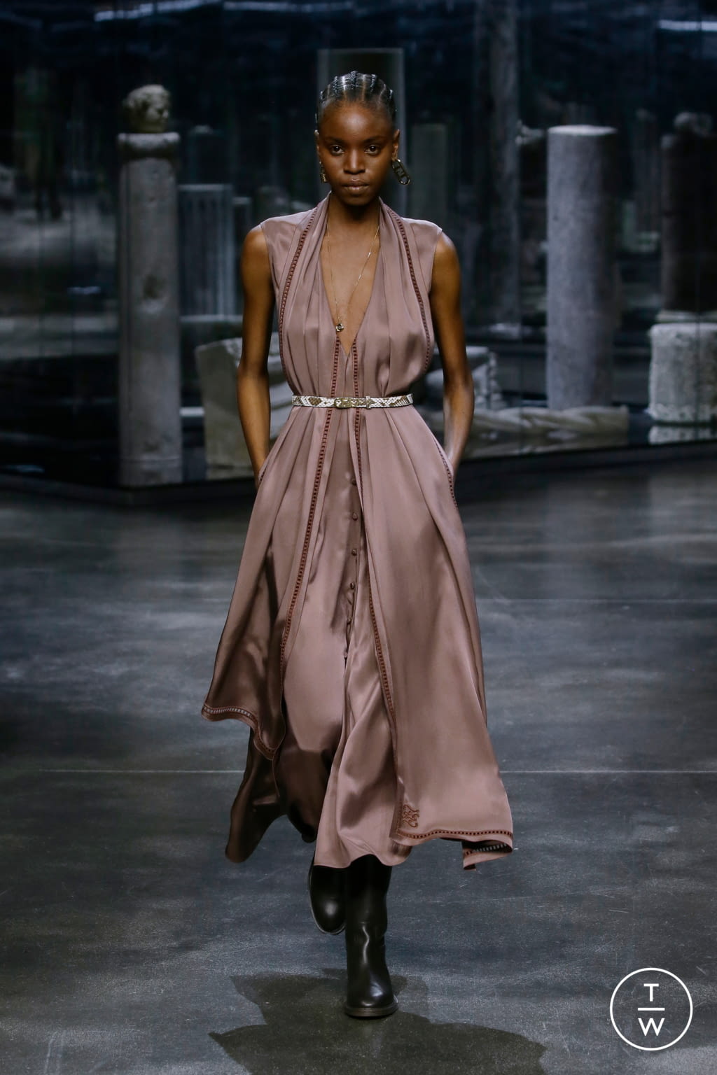 Fashion Week Milan Fall/Winter 2021 look 33 from the Fendi collection womenswear