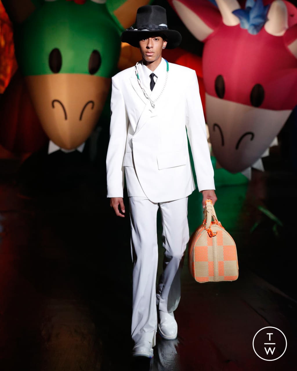 Fashion Week Paris Spring/Summer 2021 look 94 from the Louis Vuitton collection 男装