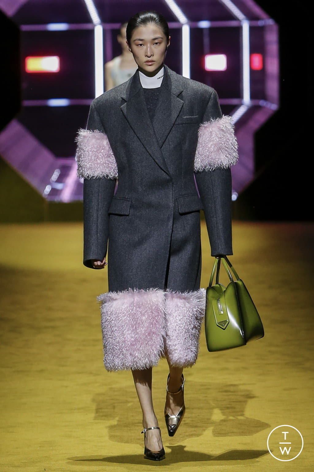 Fashion Week Milan Fall/Winter 2022 look 33 from the Prada collection womenswear