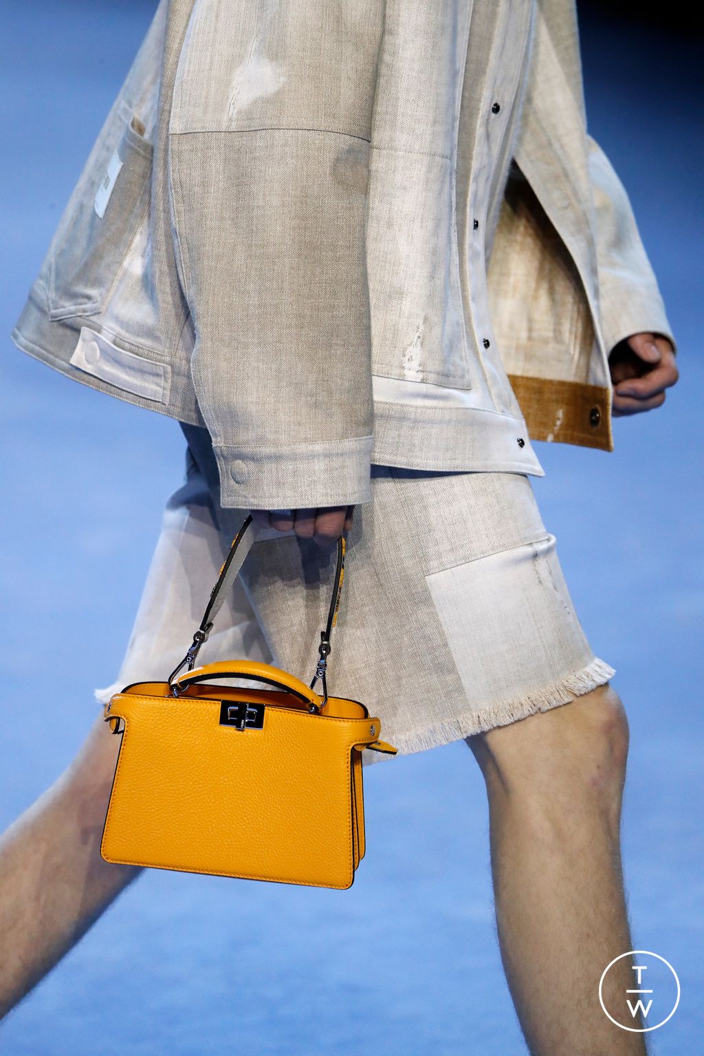 Fashion Week Milan Spring/Summer 2023 look 28 de la collection Fendi menswear accessories