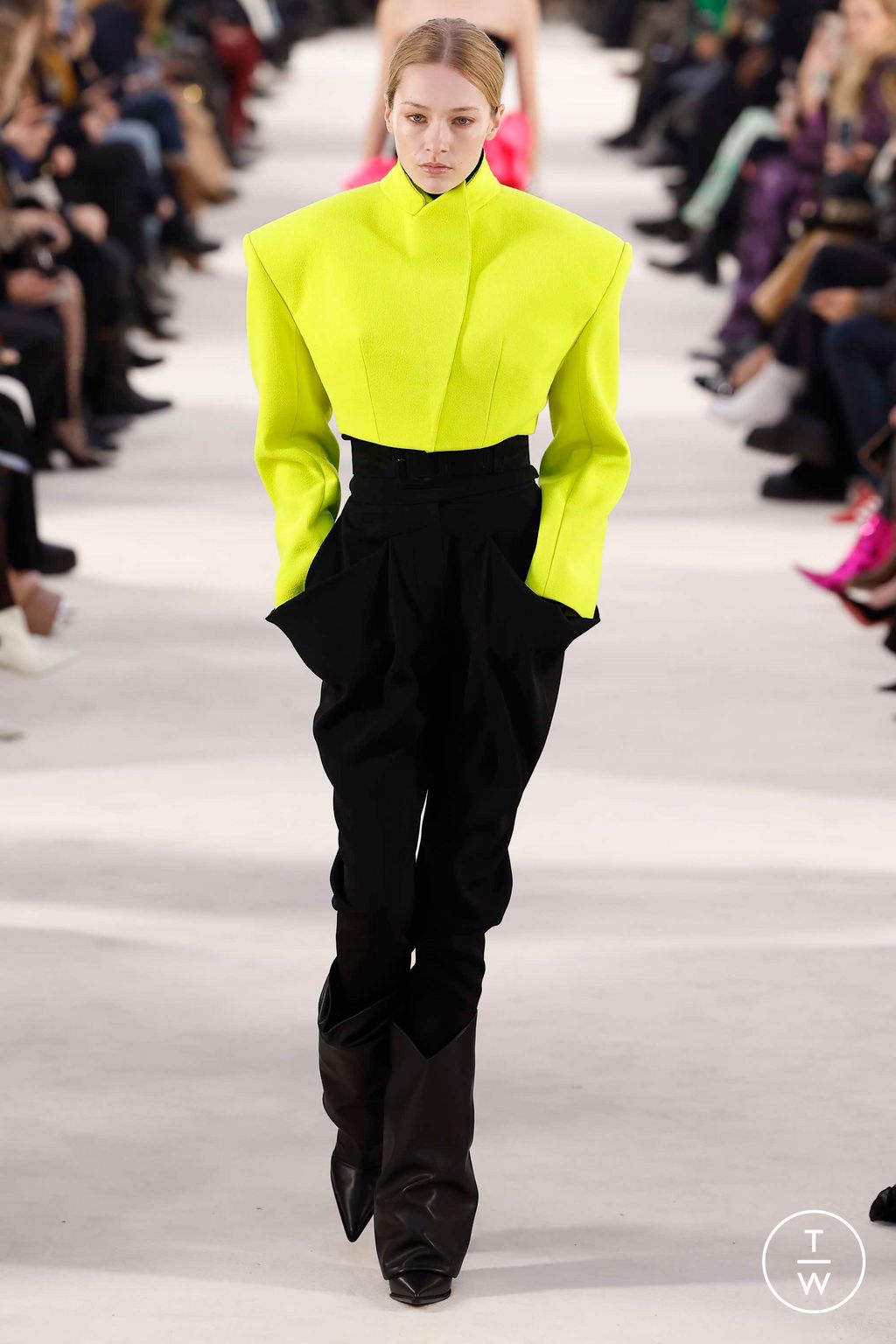 Fashion Week Paris Spring/Summer 2023 look 24 from the Alexandre Vauthier collection 高级定制