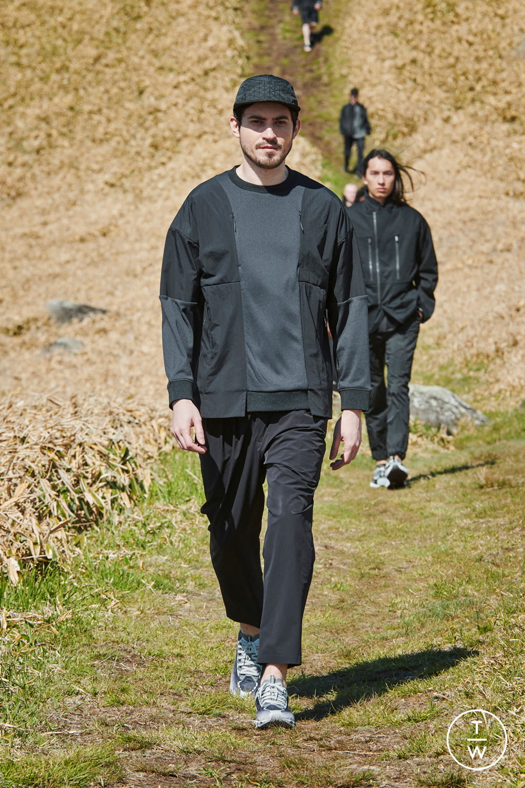 Fashion Week Paris Spring/Summer 2022 look 33 from the White Mountaineering collection menswear